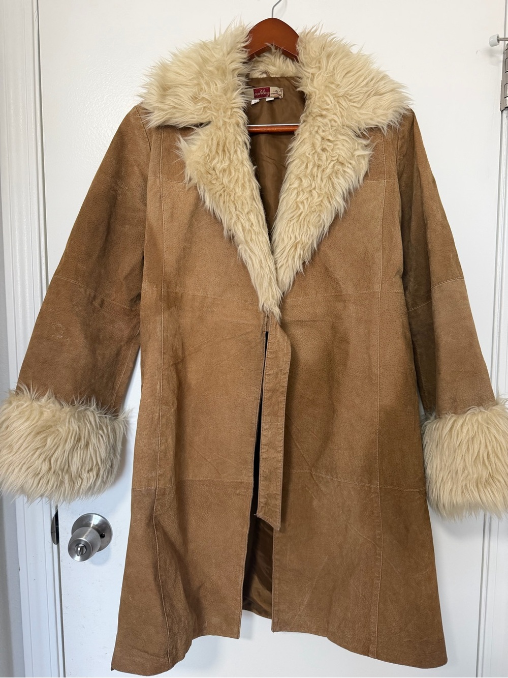 Vintage 90s/Y2k Ashley 100% Leather Coat w/ Real Mongolian Lamb Fur Trim S